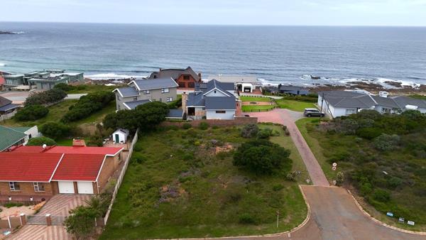 758 m² Land