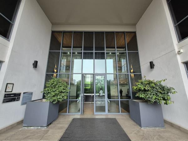 489 m² Commercial space