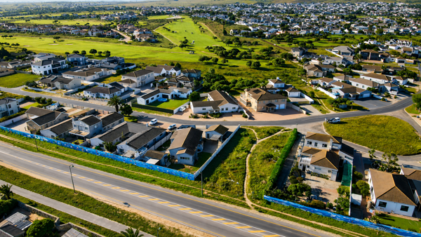 932 m² Land
