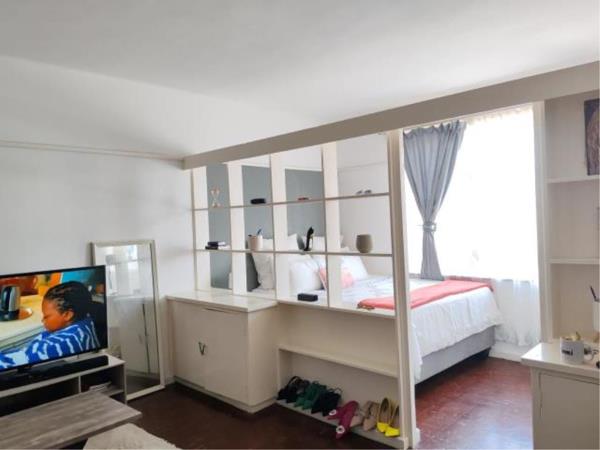 Bachelor apartment