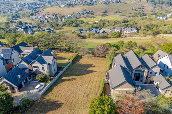 1 025 m² Land