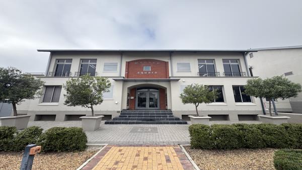 215 m² Commercial space