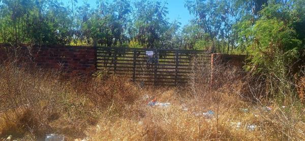 693 m² Land