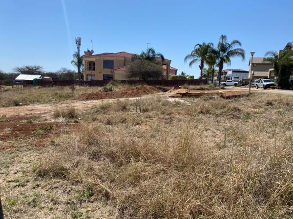 985 m² Land