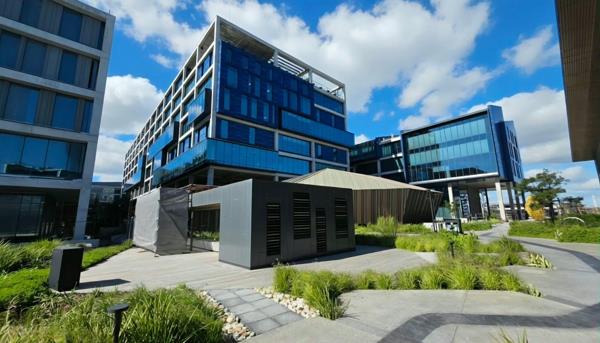 828 m² Office Space