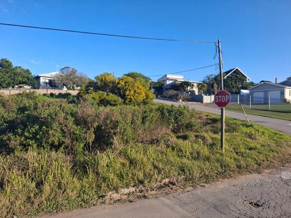 1 032 m² Land
