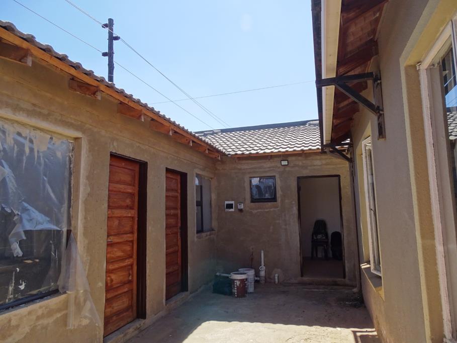 6 Bedroom House