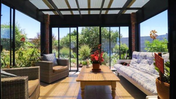 1 Bedroom House