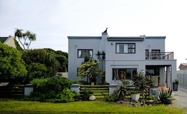 6 Bedroom House
