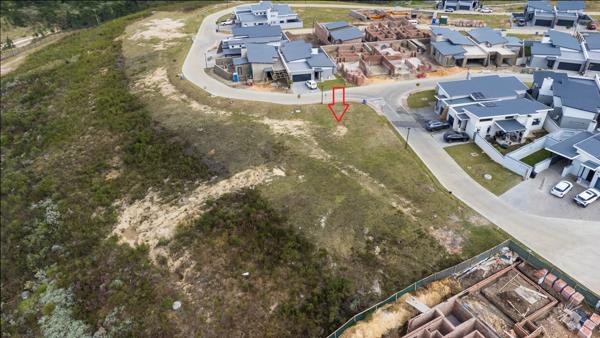 323 m² Land
