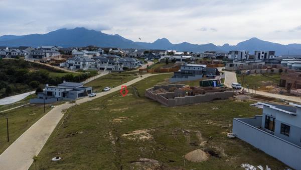 326 m² Land