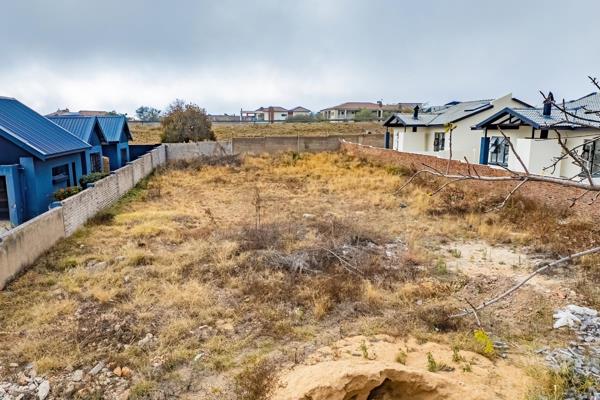 859 m² Land
