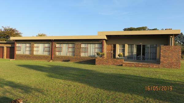 2.3 ha Smallholding