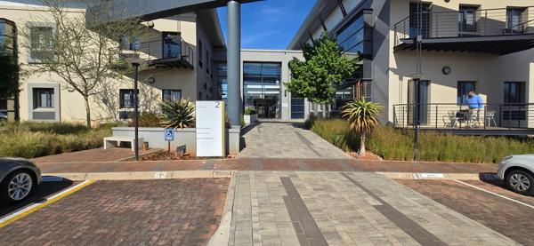 300 m² Commercial space