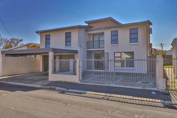 6 Bedroom House