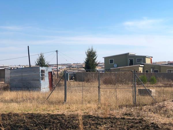 1 200 m² Land