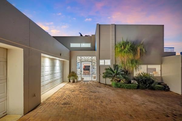 6 Bedroom House