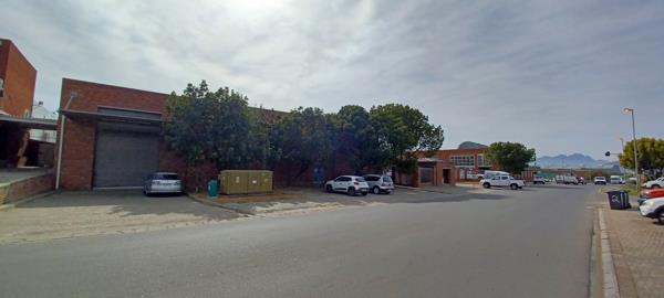 1 099 m² Industrial space