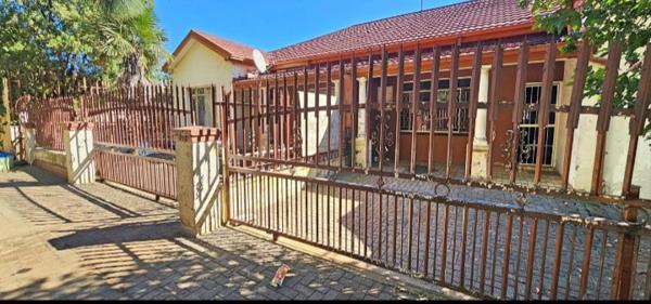 6 Bedroom House