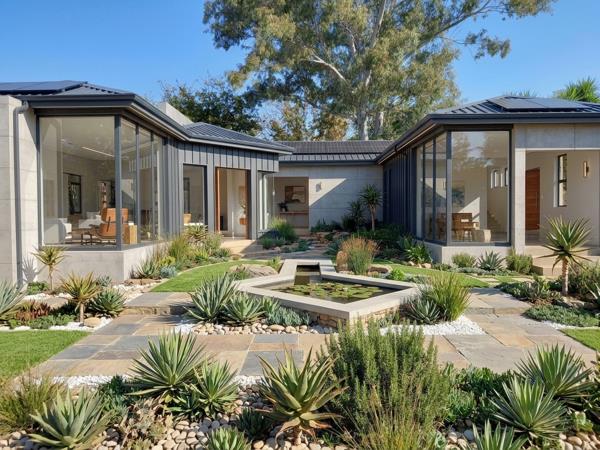 6 Bedroom House