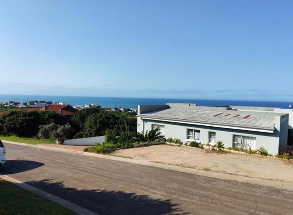 708 m² Land