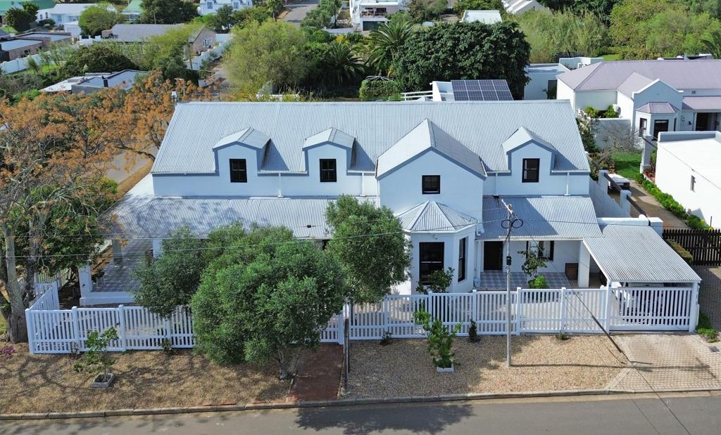 6 Bedroom House