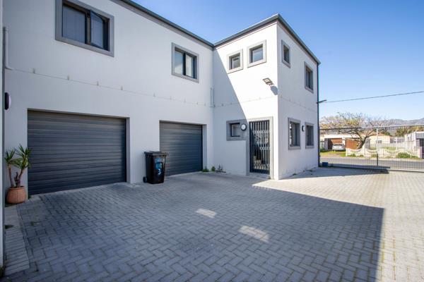 6 Bedroom House