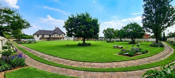 8 583 m² Farm