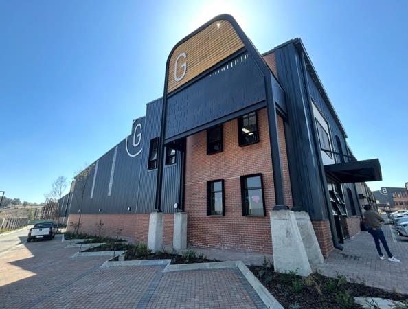 973 m² Commercial space