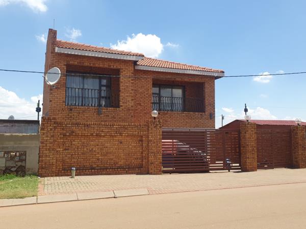 6 Bedroom House