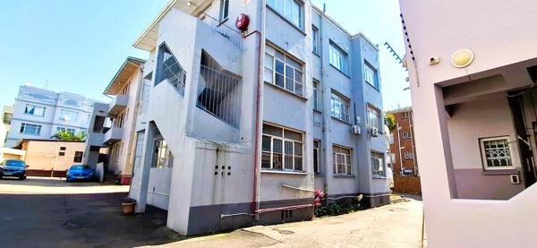 2.5 Bedroom Flat