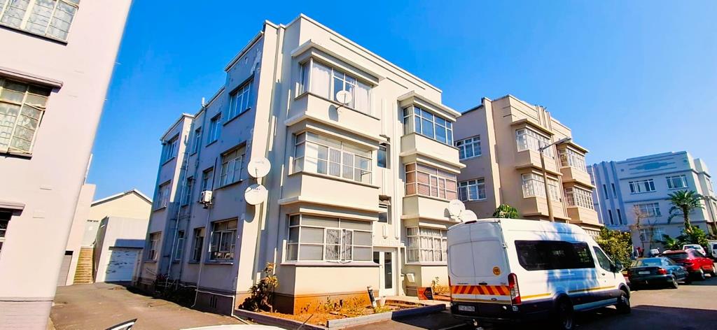 2.5 Bedroom Flat