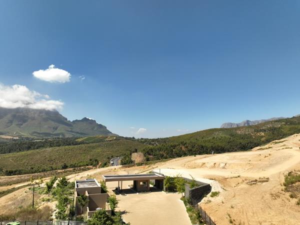 1 382 m² Land