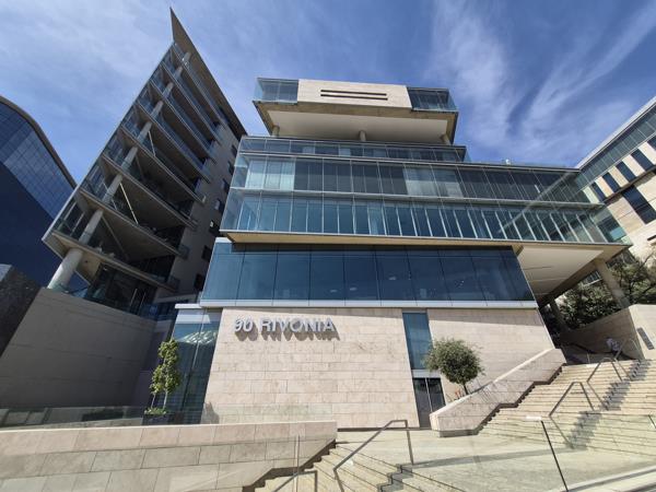695 m² Commercial space