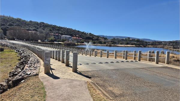 1 196 m² Land