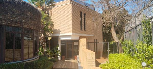 851 m² Office Space