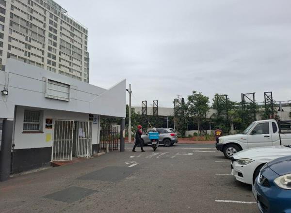 92 m² Retail Space