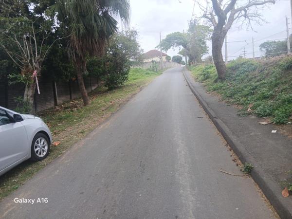 2 284 m² Land