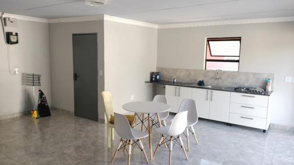 1 Bedroom Garden Cottage