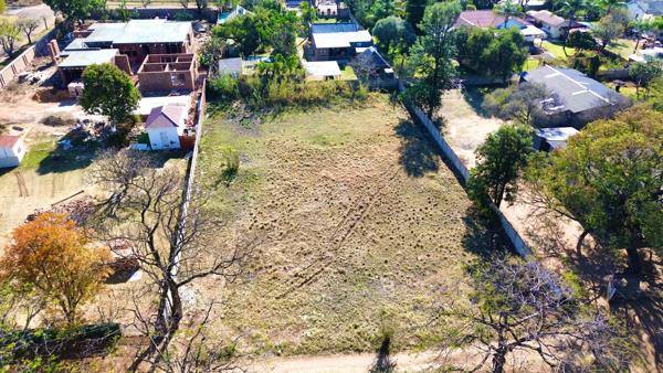 1 537 m² Land