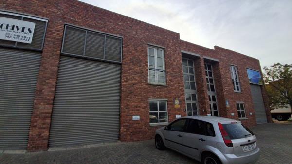 338 m² Industrial space