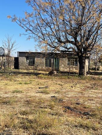 250 m² Farm with House