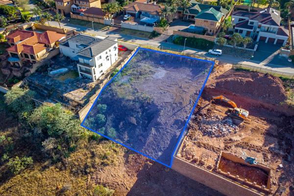 1 008 m² Land