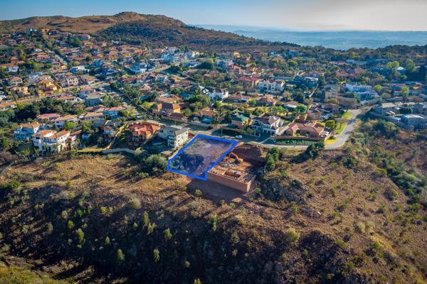 1 008 m² Land