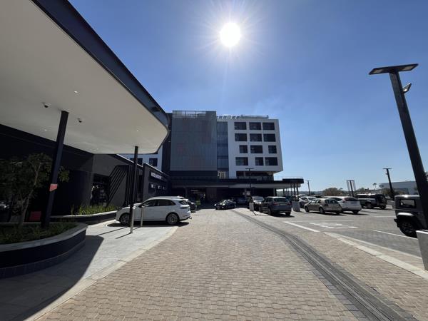 881 m² Commercial space