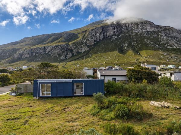 726 m² Land