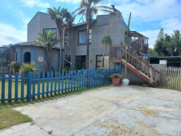 6 Bedroom House