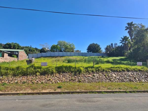 888 m² Land