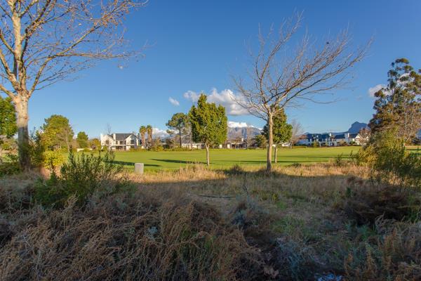 1 426 m² Land