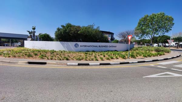 738 m² Commercial space